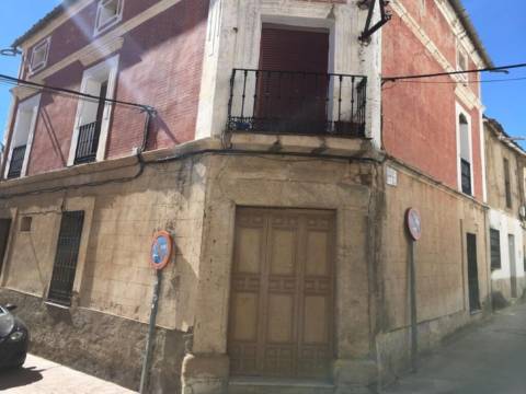 Casa en calle Hospital Santa María, 1